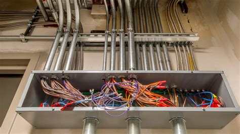 Mixing circuits from 2 panels into one junction box